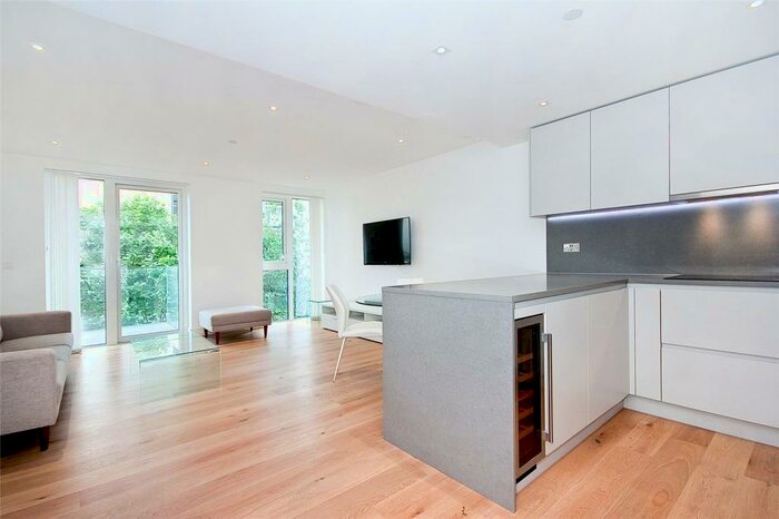 2 Bedroom Apartment To Rent In London Dock, E1W