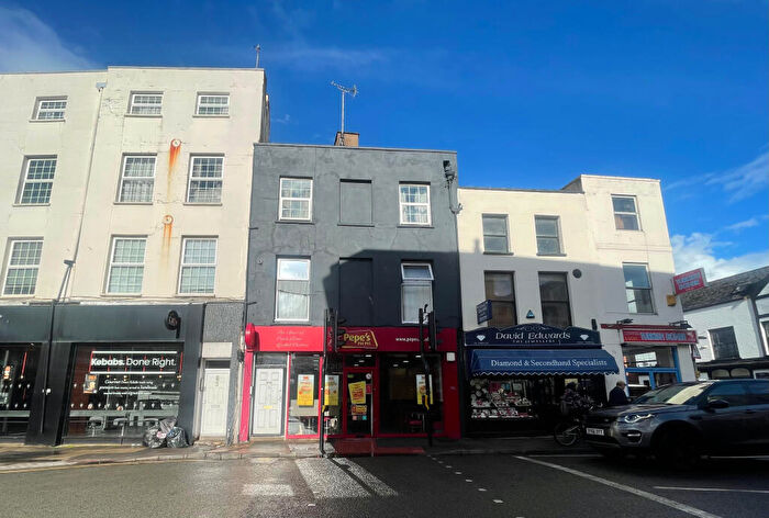 Flat To Rent In High Street, Cheltenham, GL50