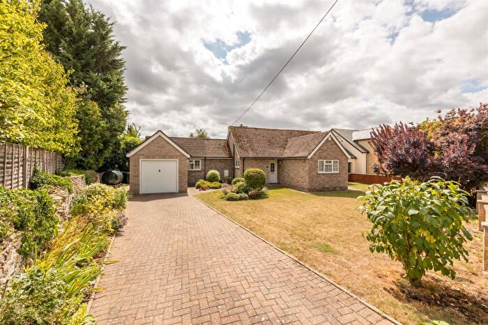 3 Bedroom Detached Bungalow For Sale In Park Close, Kirtlington, OX5