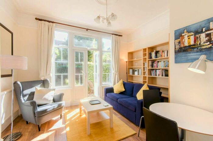 1 Bedroom Flat To Rent In Foster Road, Chiswick, London, W4