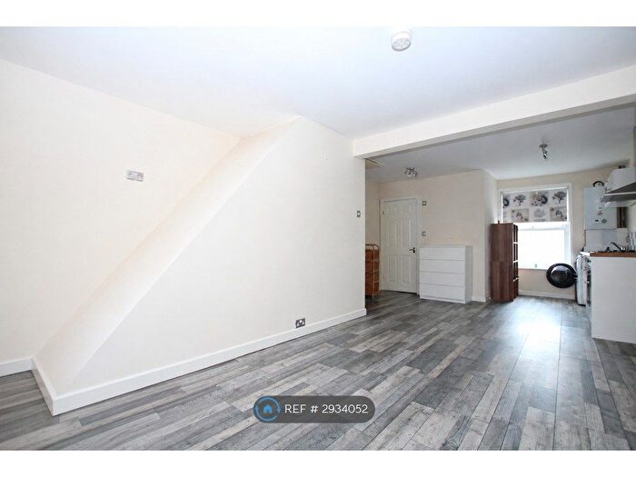 Studio To Rent In Charlton Street, Maidstone, ME16