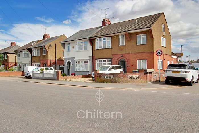 4 Bedroom End Of Terrace House To Rent In Bancroft Road, LU3