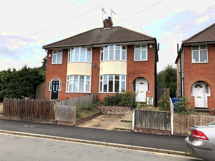 3 Bedroom Semi-Detached House To Rent In Lavenham Road, Ipswich, IP2