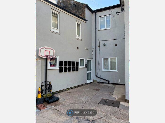 1 Bedroom Flat To Rent In Waterloo Road, Stoke-On-Trent, ST6