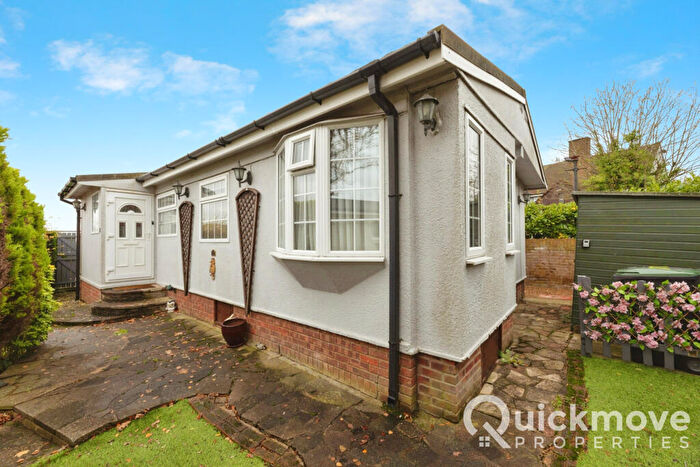 2 Bedroom Park Home For Sale In Loughton, Essex, IG10