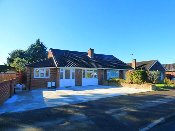 2 Bedroom Semi-Detached Bungalow To Rent In Burroway Road, Langley, Berkshire, SL3