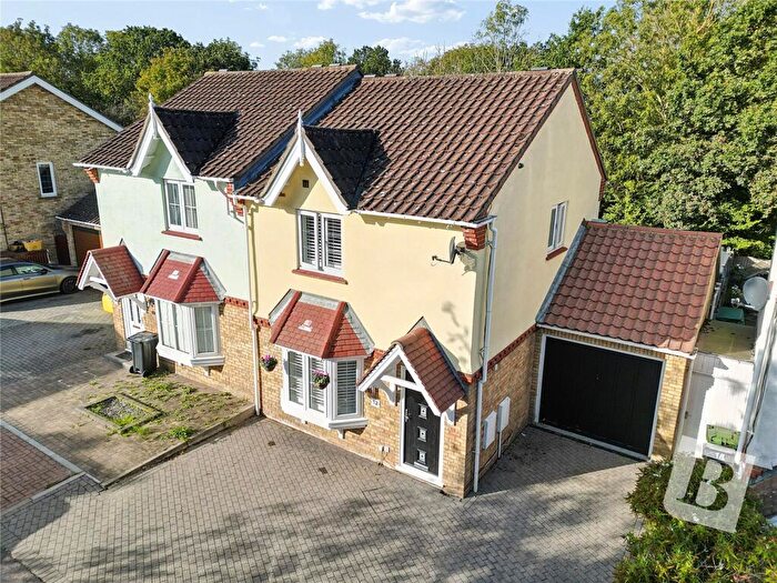 3 Bedroom Semi-Detached House For Sale In Burr Close, Langdon Hills, Basildon, Essex, SS16