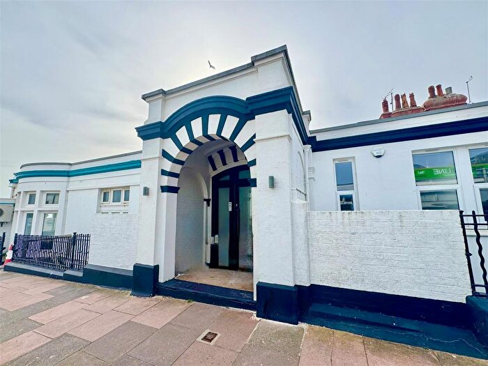 3 Bedroom Maisonette To Rent In Channel View West, Bexhill, TN40