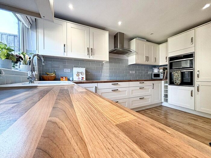 4 Bedroom Detached House For Sale In Bruyn Road, Fordingbridge, SP6