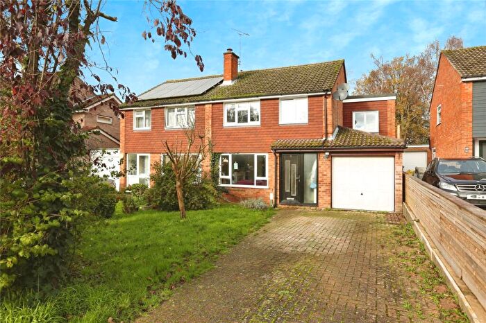 4 Bedroom Semi-Detached House For Sale In Woodlands Close, Sarisbury Green, Southampton, Hampshire, SO31