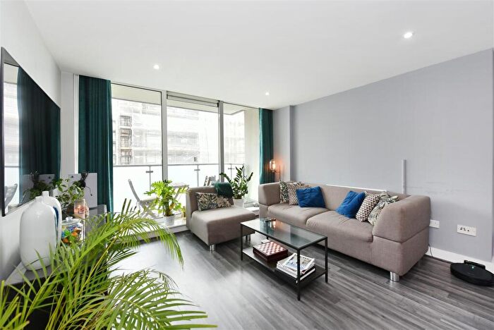 2 Bedroom Apartment For Sale In Windward Court, Gallions Road, E16