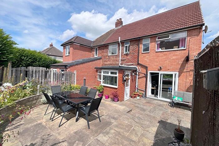 4 Bedroom Semi-Detached House For Sale In Woodthorpe Road, Sheffield, S13