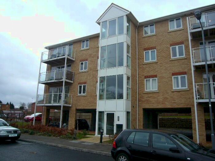 2 Bedroom Flat To Rent In Foxglove Way, Luton, LU3