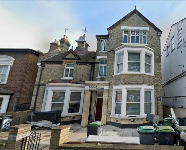 3 Bedroom Flat To Rent In Stuart Crescent, London, N22