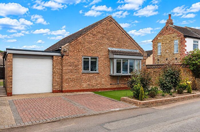 2 Bedroom Detached Bungalow For Sale In Cocketts Lane, Hibaldstow, DN20