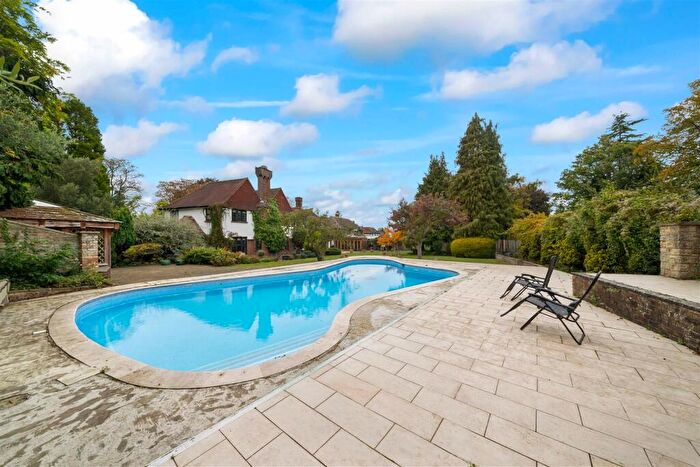 6 Bedroom Detached House For Sale In The Highway, South Sutton, SM2