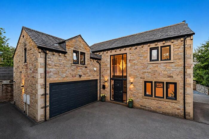 4 Bedroom Detached House For Sale In Lower Gables, Hough, Northowram, HX3