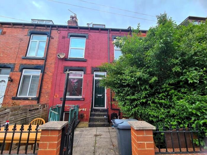 2 Bedroom Terraced House To Rent In Clifton Avenue, Harehills, Leeds, LS9
