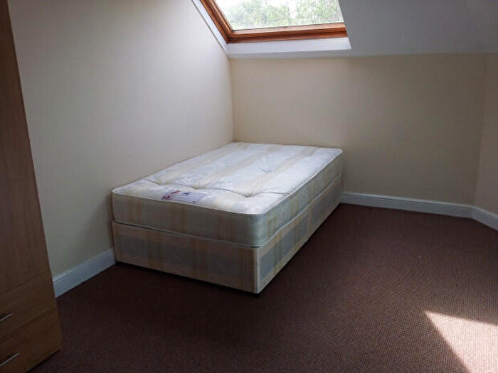 10 Bedroom House To Rent In Regent Park Avenue, Leeds, LS6