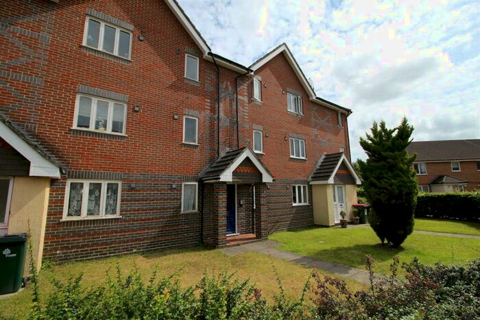 2 Bedroom Flat To Rent In Walker Road, Maidenbower, RH10