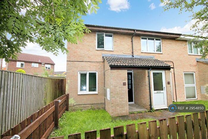 2 Bedroom Maisonette To Rent In Bardsey Close, Swindon, SN4