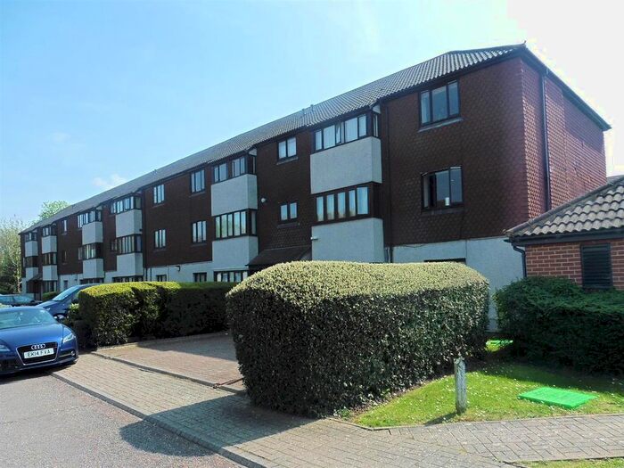 2 Bedroom Flat To Rent In Teviot Avenue, Aveley, South Ockendon RM15