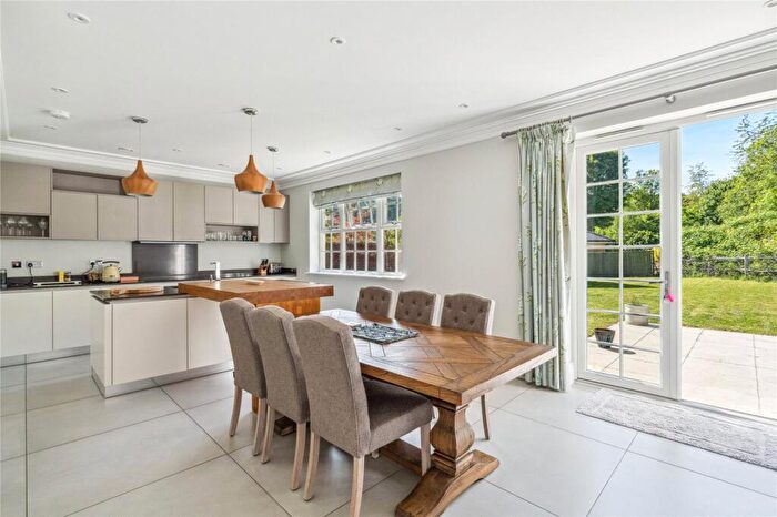 5 Bedroom Detached House For Sale In Grange Walk, Littlewick Green, Maidenhead, Berkshire, SL6