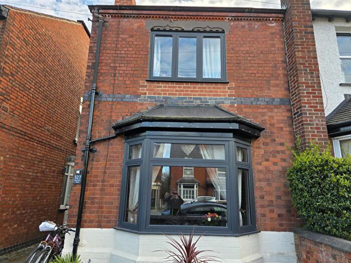 4 Bedroom Semi Detached House For Sale In Belvedere Road, Burton-on-Trent, DE13