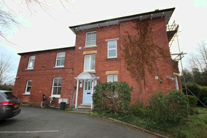 2 Bedroom Flat To Rent In Barnfield Hill, St. Leonards, Exeter, EX1