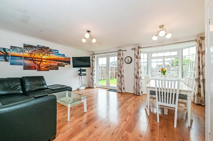 3 Bedroom End Of Terrace House For Sale In Haywards Close, Felpham, Bognor Regis, West Sussex, PO22