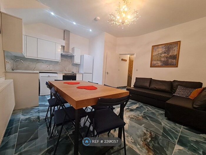 2 Bedroom Flat To Rent In London, London, N22