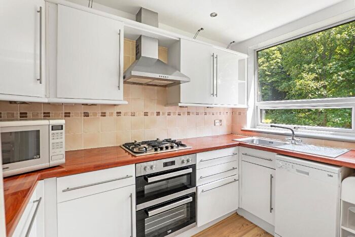 1 Bedroom Flat To Rent In Firwood Courts, Newton Mearns, East Renfrewshire, G77