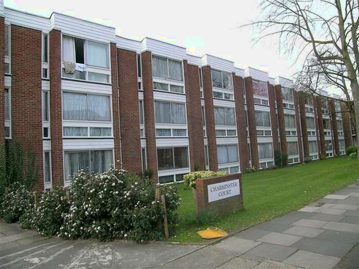 1 Bedroom Flat To Rent In Lovelace Gardens, Surbiton, KT6