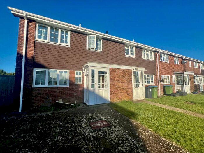 3 Bedroom Terraced House To Rent In The Hartings, Felpham, PO22