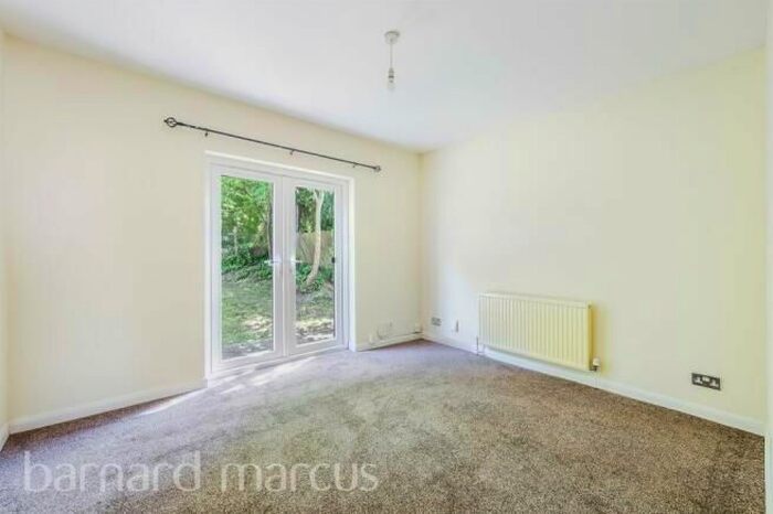 1 Bedroom Flat To Rent In Dornton Road, South Croydon, CR2