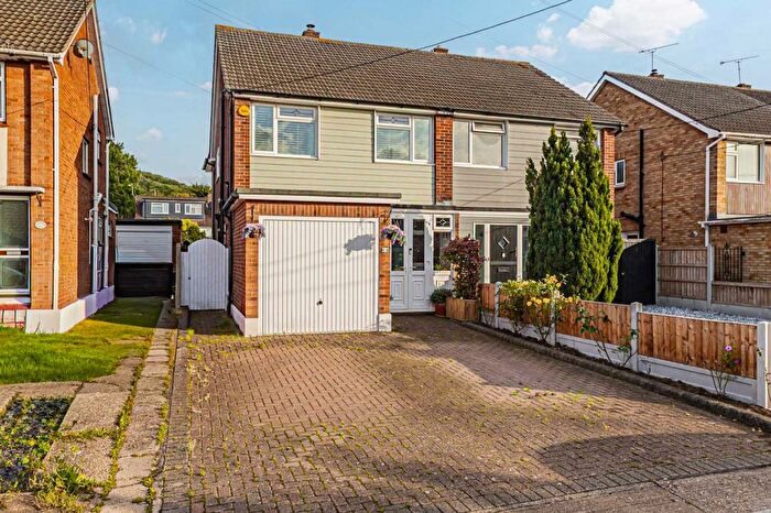 3 Bedroom Semi-Detached House For Sale In Stanley Road, Benfleet, SS7