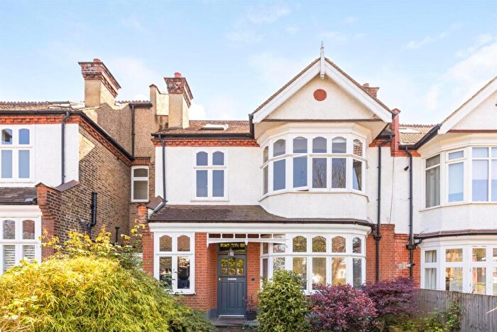 4 Bedroom Flat For Sale In Chestnut Road, London, SE27