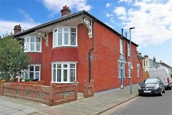 3 Bedroom End Of Terrace House To Rent In Kirby Road, PO2