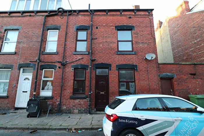 2 Bedroom House To Rent In Thornton Grove, Leeds, West Yorkshire, LS12