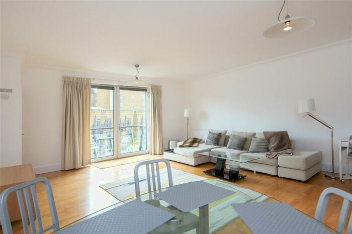 2 Bedroom Flat To Rent In Dunbar Wharf, - Narrow Street, E14