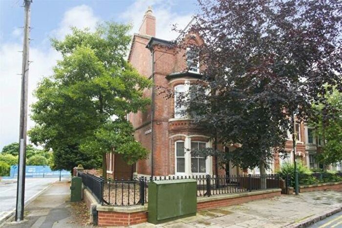 10 Bedroom End Of Terrace House To Rent In Burns Street, Nottingham, Nottinghamshire, NG7
