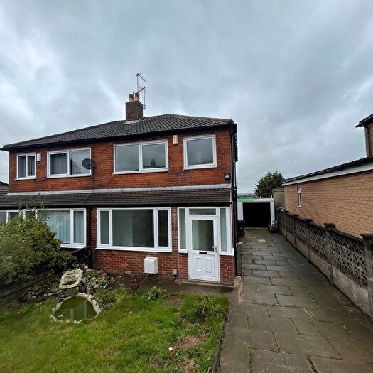 3 Bedroom Semi-Detached House To Rent In Pasture Rise, Clayton, Bradford, BD14