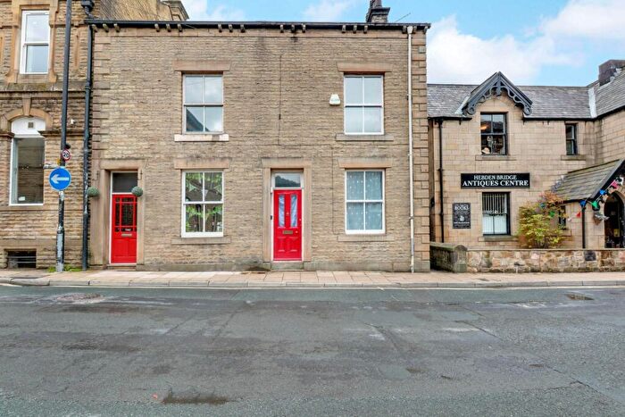3 Bedroom End Of Terrace House To Rent In Hope Street, Hebden Bridge, HX7