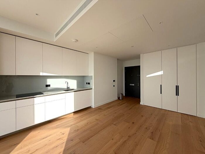 1 Bedroom Flat To Rent In Electric Boulevard, London, SW11