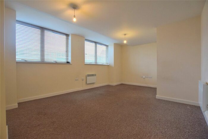 2 Bedroom Flat To Rent In Flat Curzon House, - Northgate Street, Gloucester, GL1