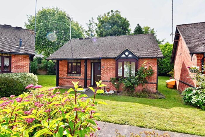2 Bedroom Retirement Property For Sale In Sherwood Gardens, Henley-On-Thames, RG9
