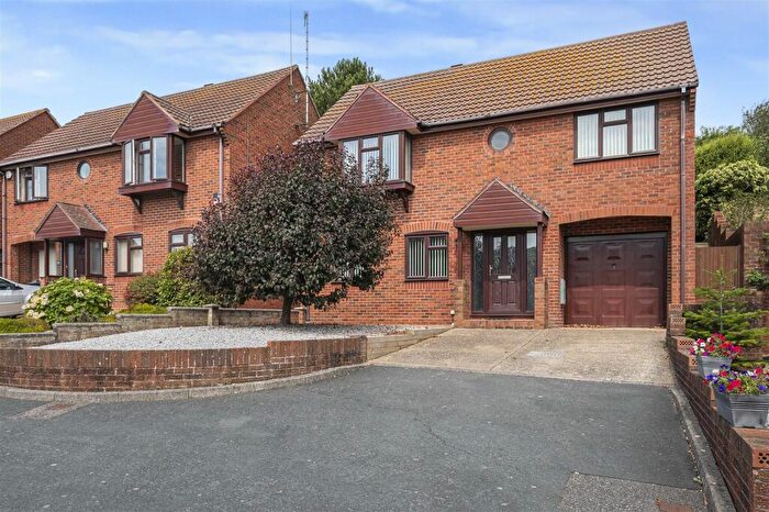 3 Bedroom Detached House For Sale In Court Farm Road, Newhaven, BN9