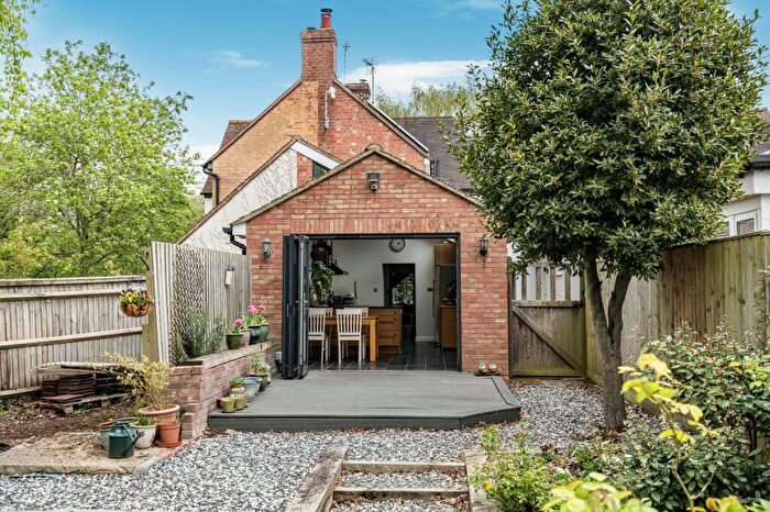 3 Bedroom Terraced House For Sale In Haddenham Road, Kingsey, Aylesbury, HP17
