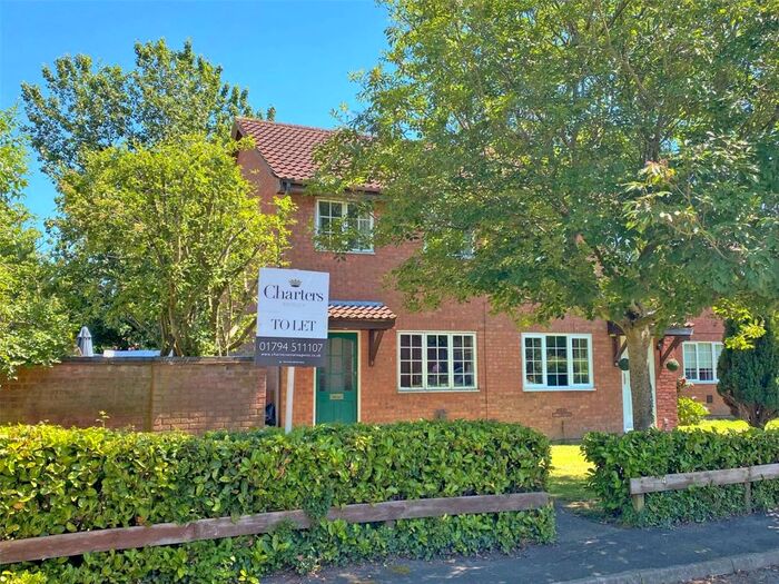 2 Bedroom End Of Terrace House To Rent In Hyde Close, Totton, Southampton, SO40