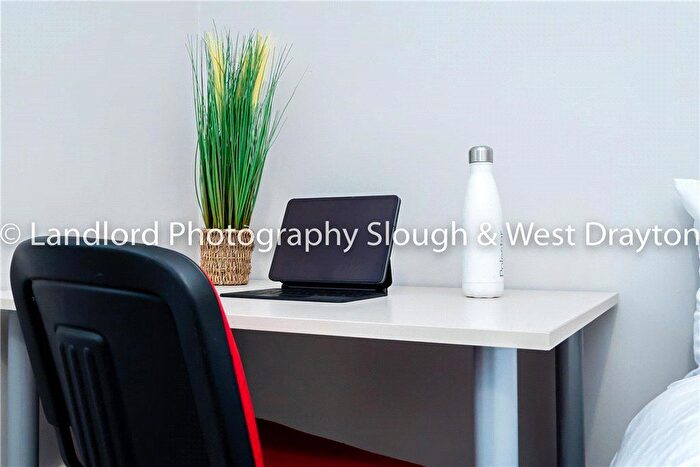 1 Bedroom Property To Rent In Park Barn East, Guildford, Surrey, GU2